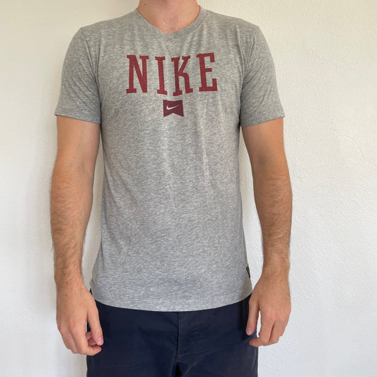 Grå Nike T-Shirt