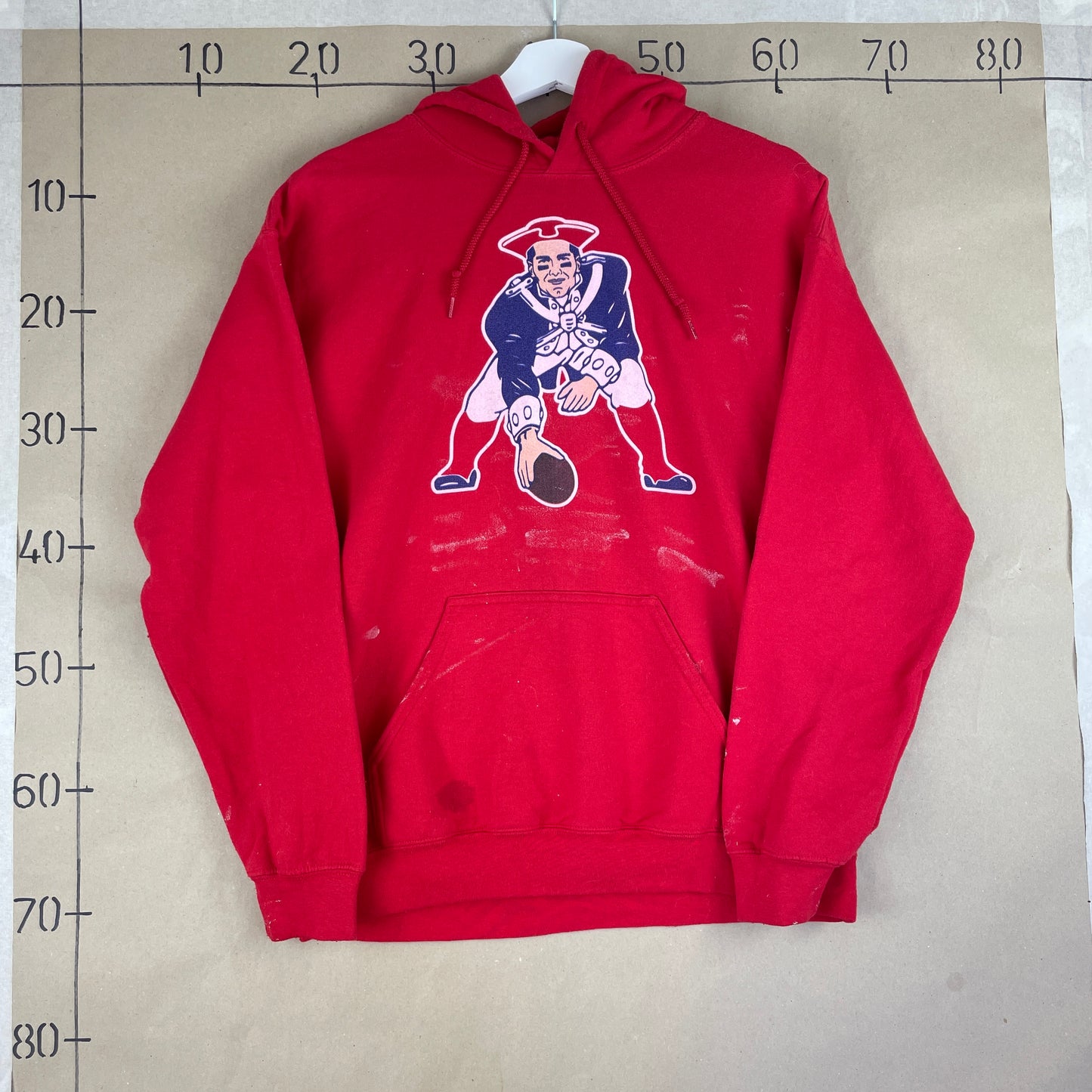 Rød Vintage Patriots Hoodie Med Stort Frontprint Og Kængurulomme