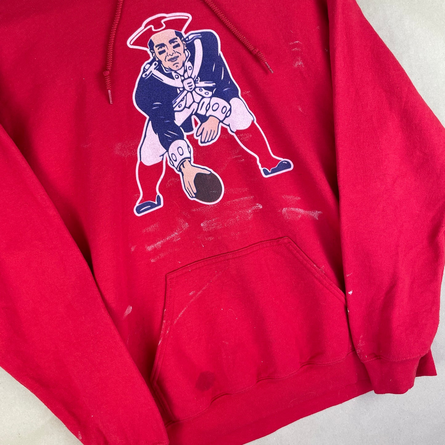 Rød Vintage Patriots Hoodie Med Stort Frontprint Og Kængurulomme