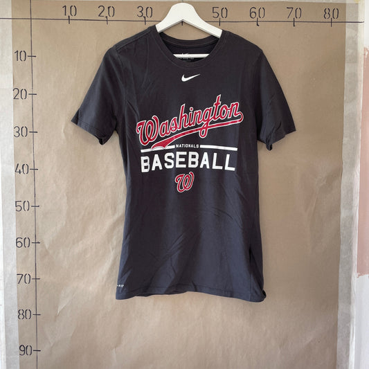 Grå Nike "Baseball" T-Shirt