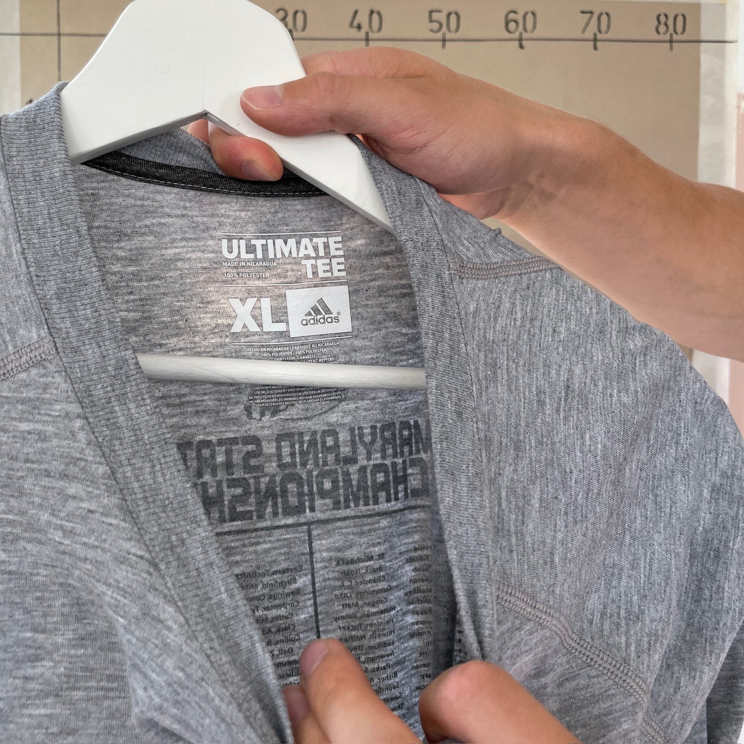 Grå Adidas T-Shirt