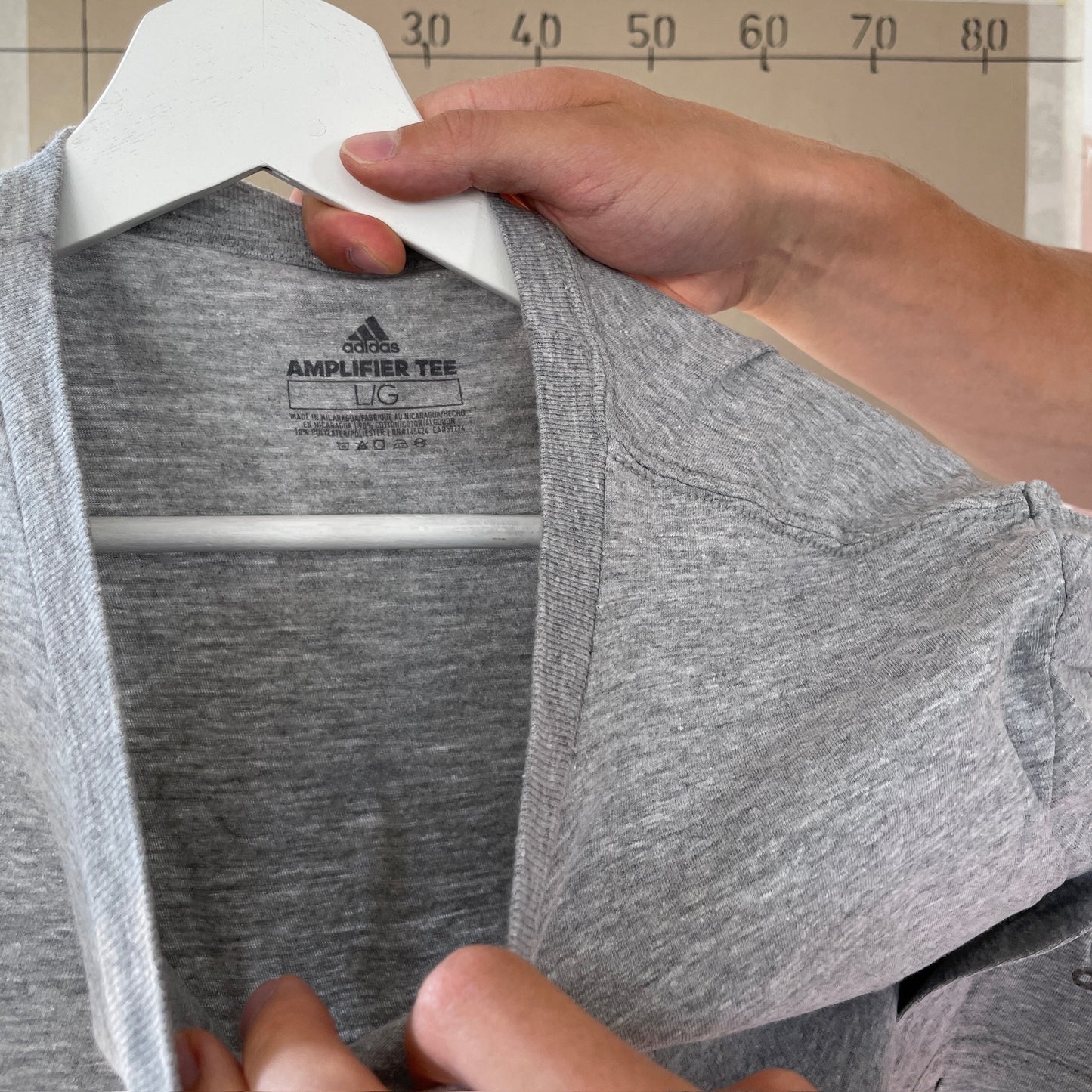 Grå Adidas T-Shirt