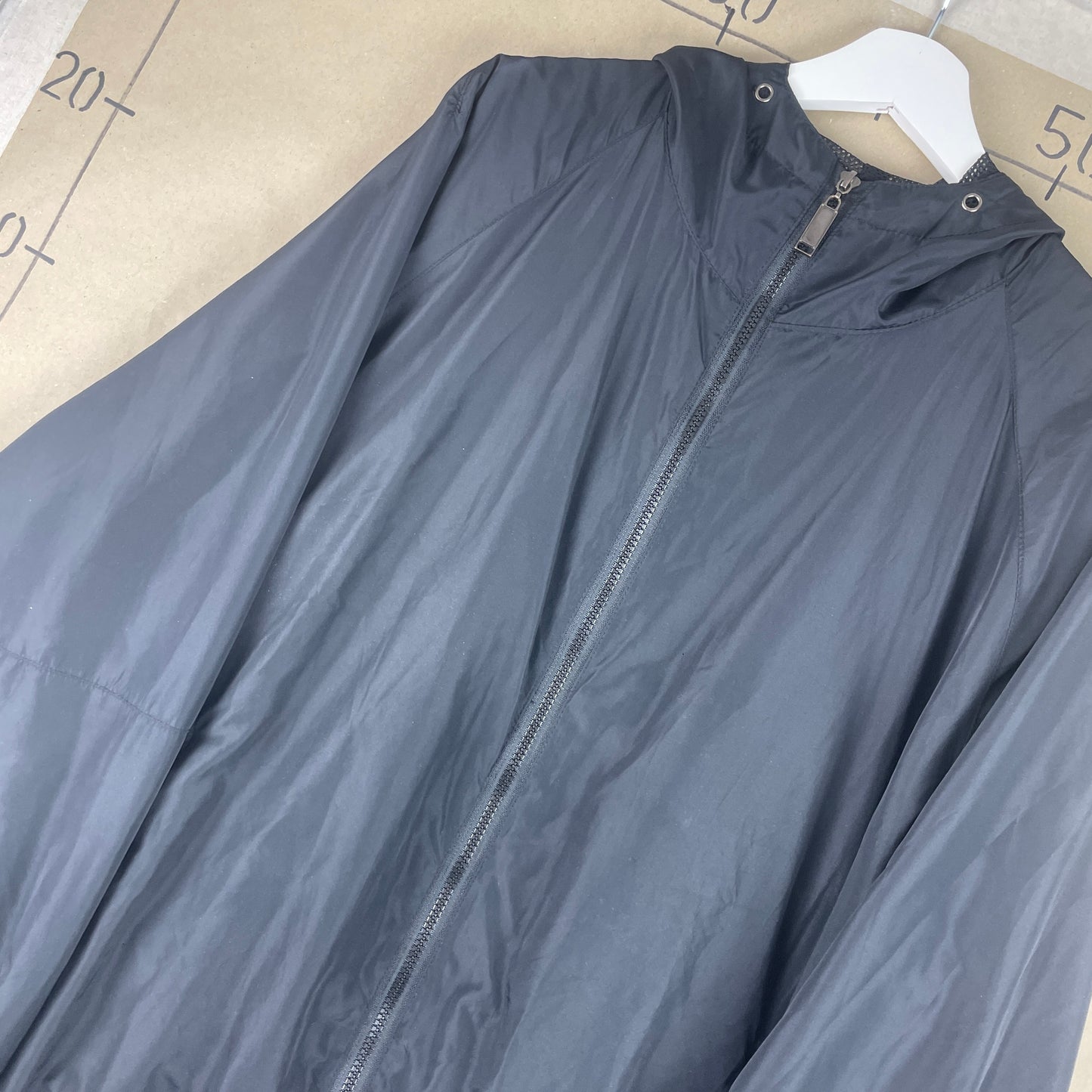 Sort Lightweight Windbreaker Minimalistisk Jakke