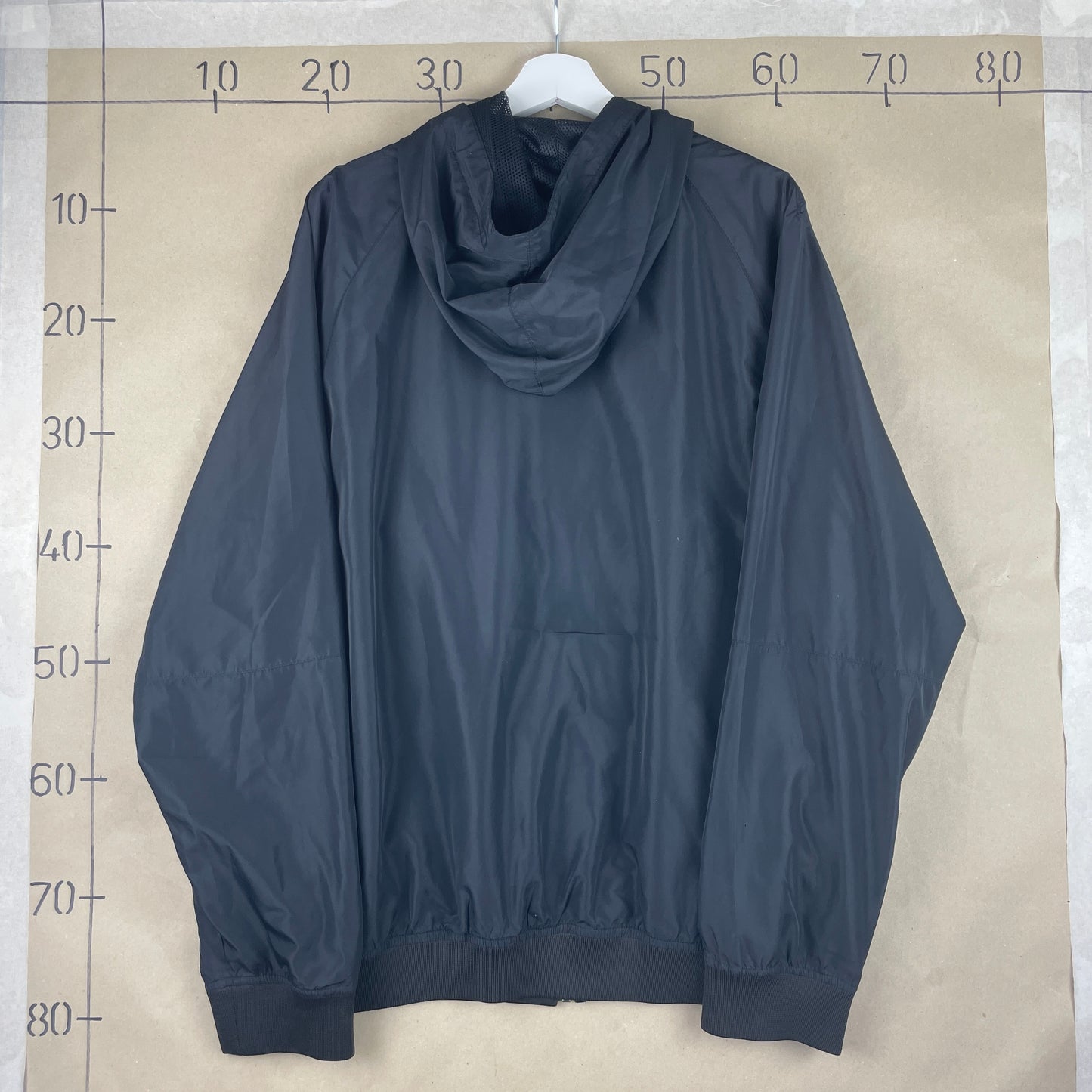 Sort Lightweight Windbreaker Minimalistisk Jakke