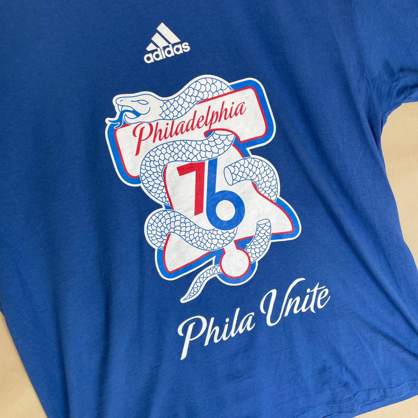 Blå Adidas Philadelphia Snake Grafisk Printet T-Shirt