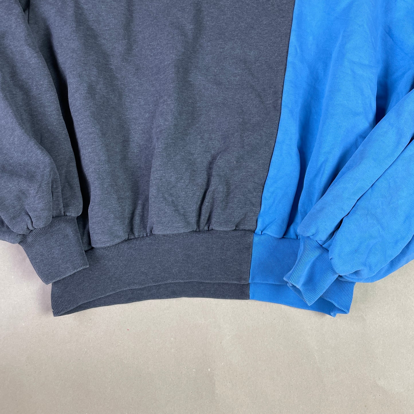 Mørkegrå & Babyblå Gosha Rubchinskiy Split Crewneck