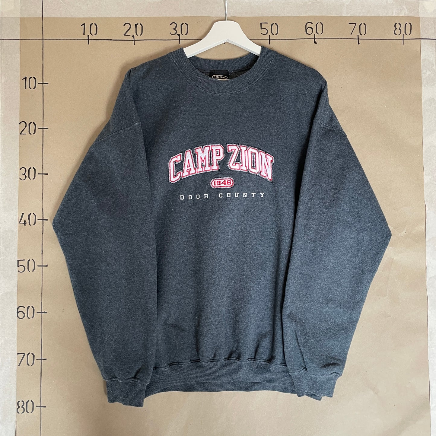 Grå Vintage Broderet Camp Zion Sweatshirt