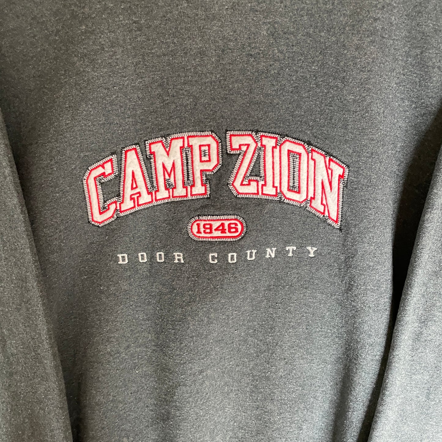 Grå Vintage Broderet Camp Zion Sweatshirt