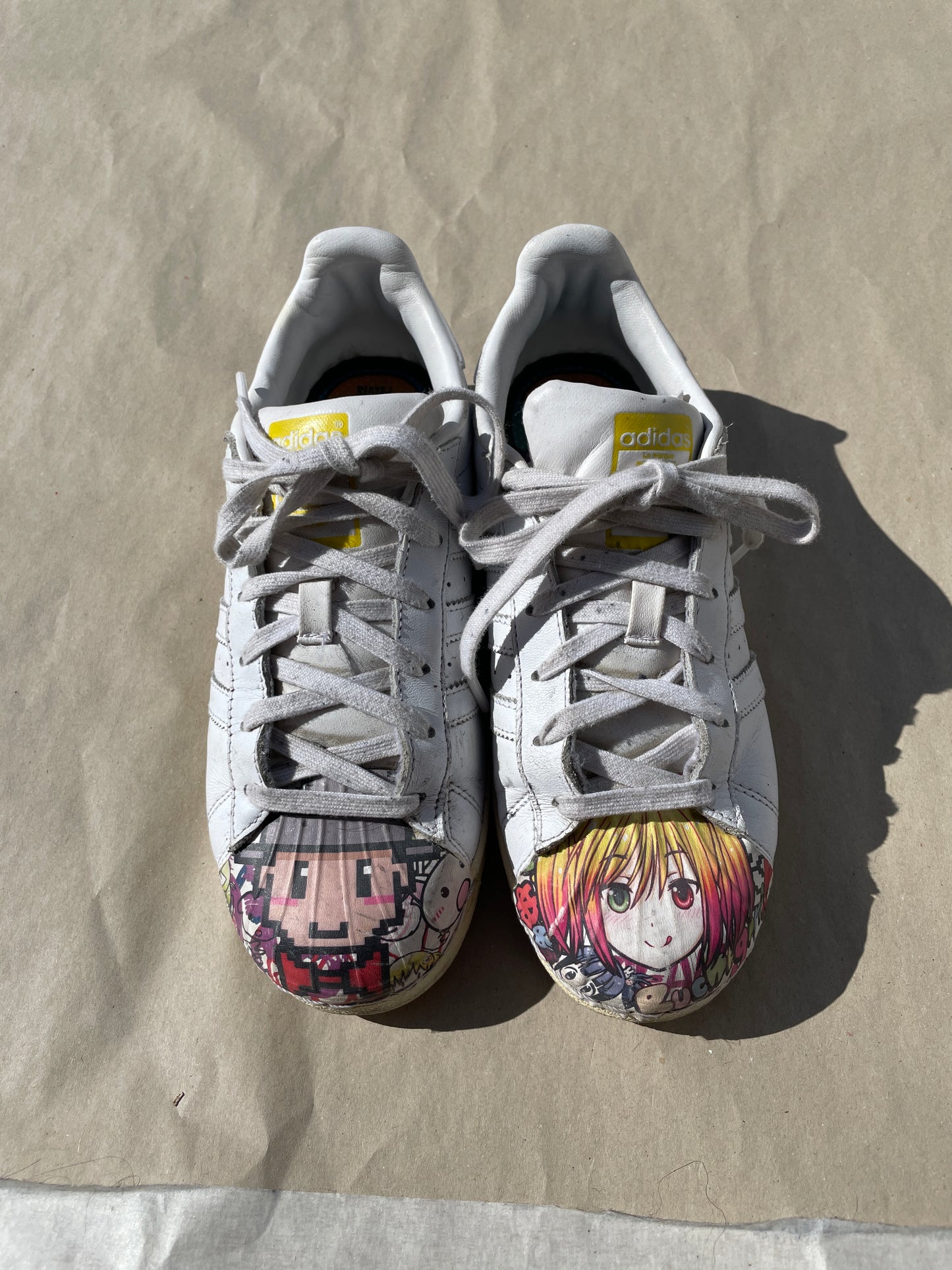 Hvid Adidas X Pharrel Williams Anime Sneaker