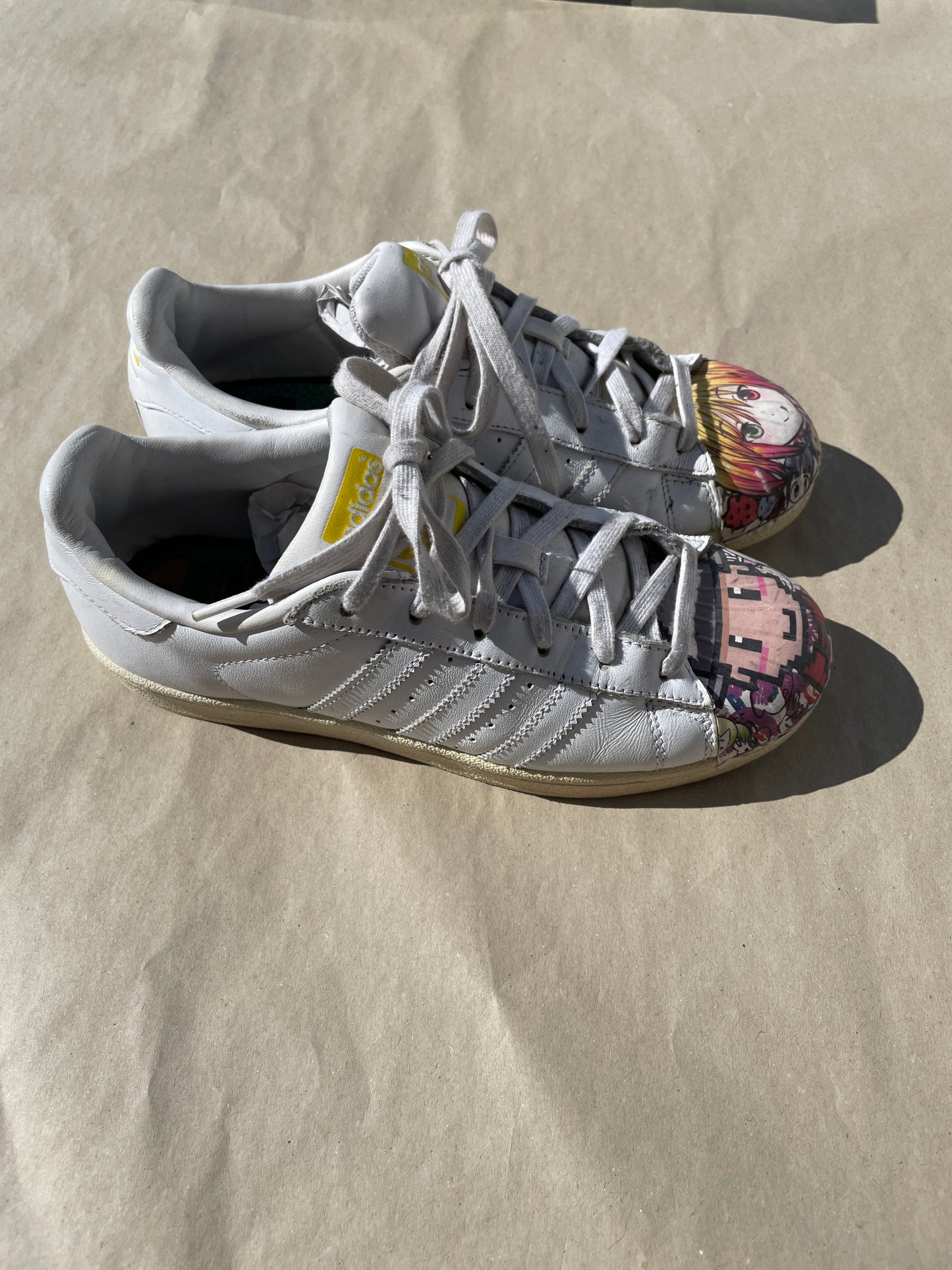 Hvid Adidas X Pharrel Williams Anime Sneaker