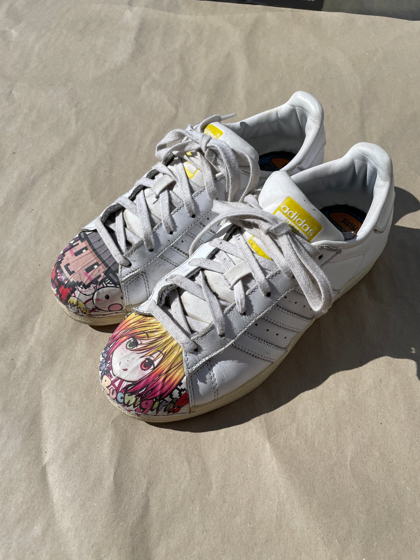 Hvid Adidas X Pharrel Williams Anime Sneaker