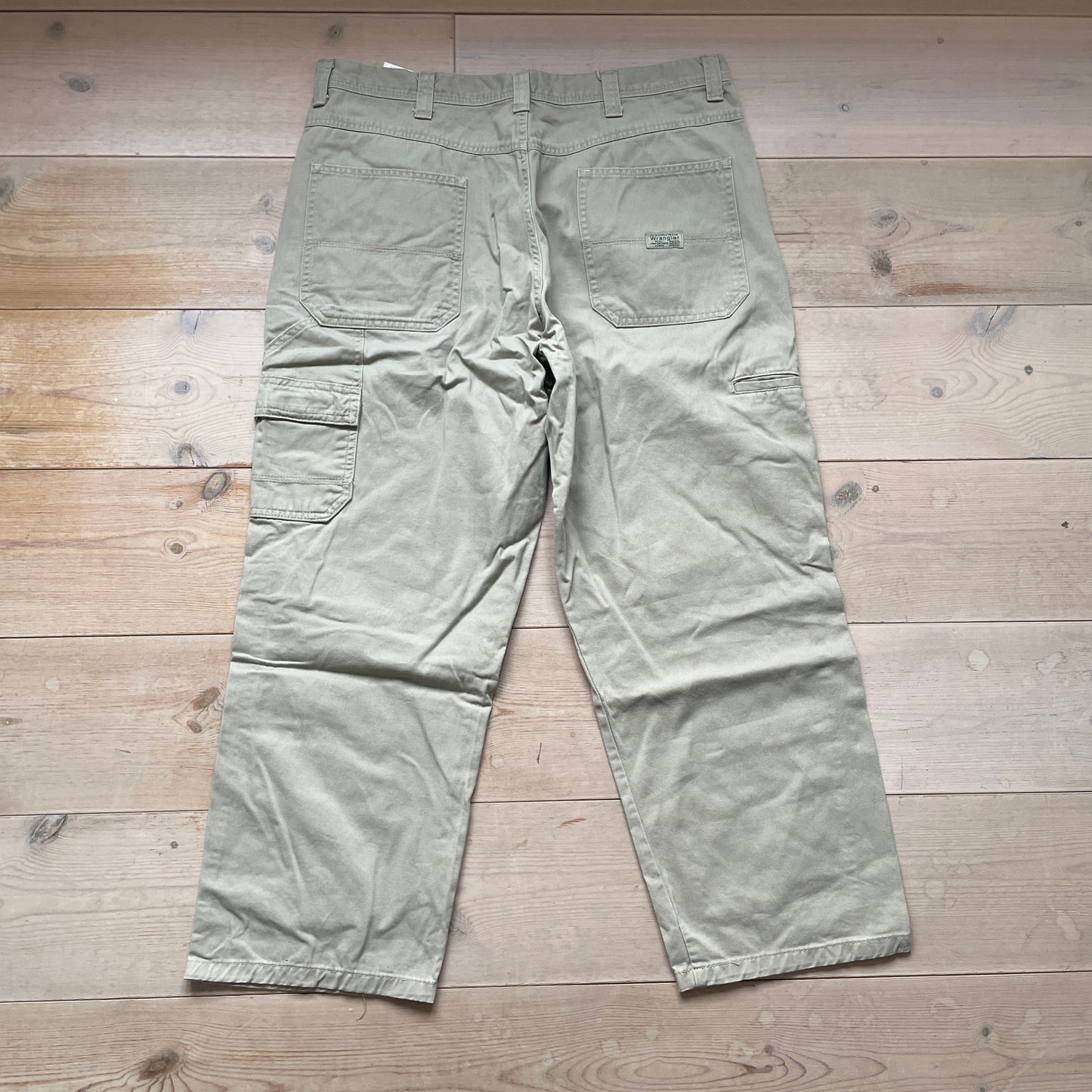 Beige Wrangler Cargobukser