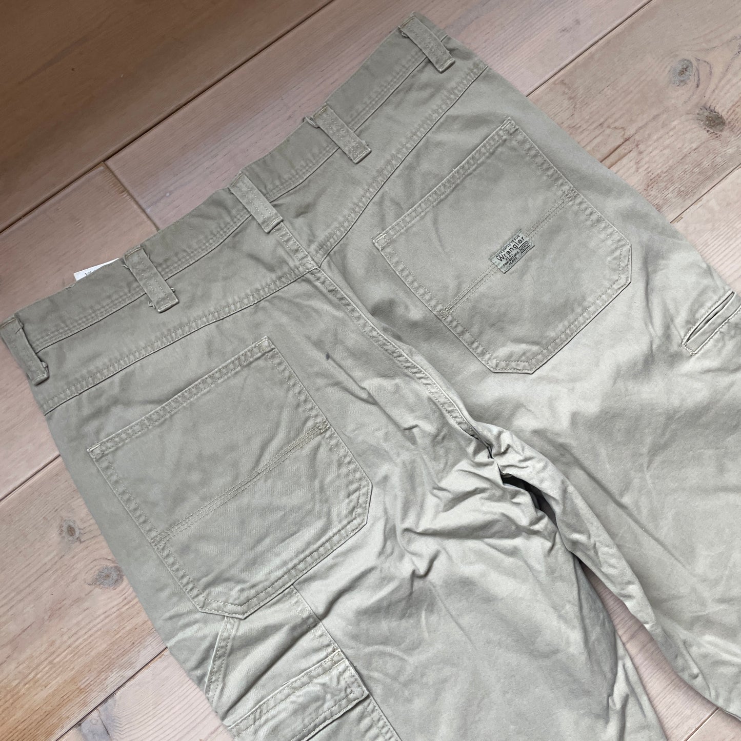 Beige Wrangler Cargobukser
