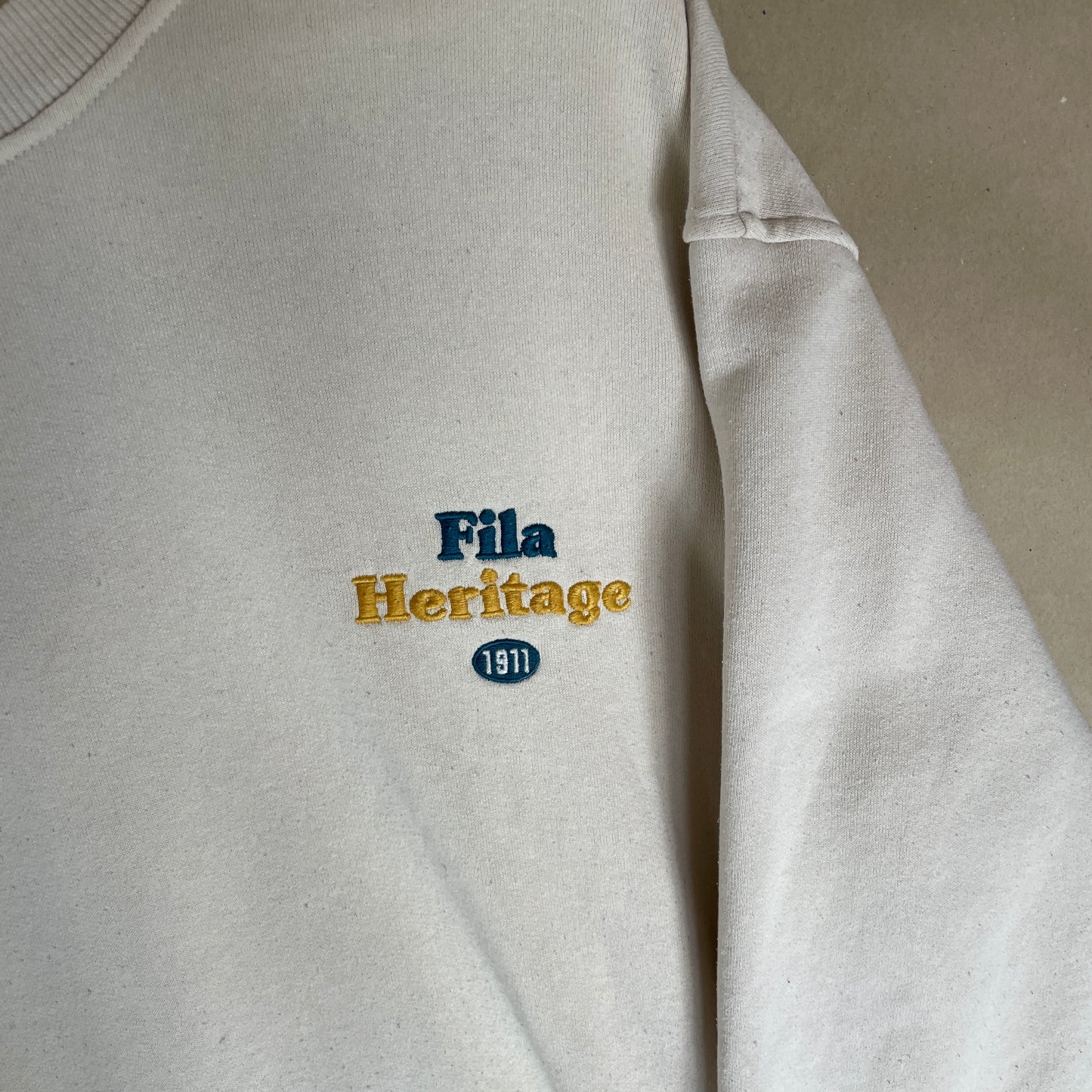 Beige Broderet Fila Sweatshirt