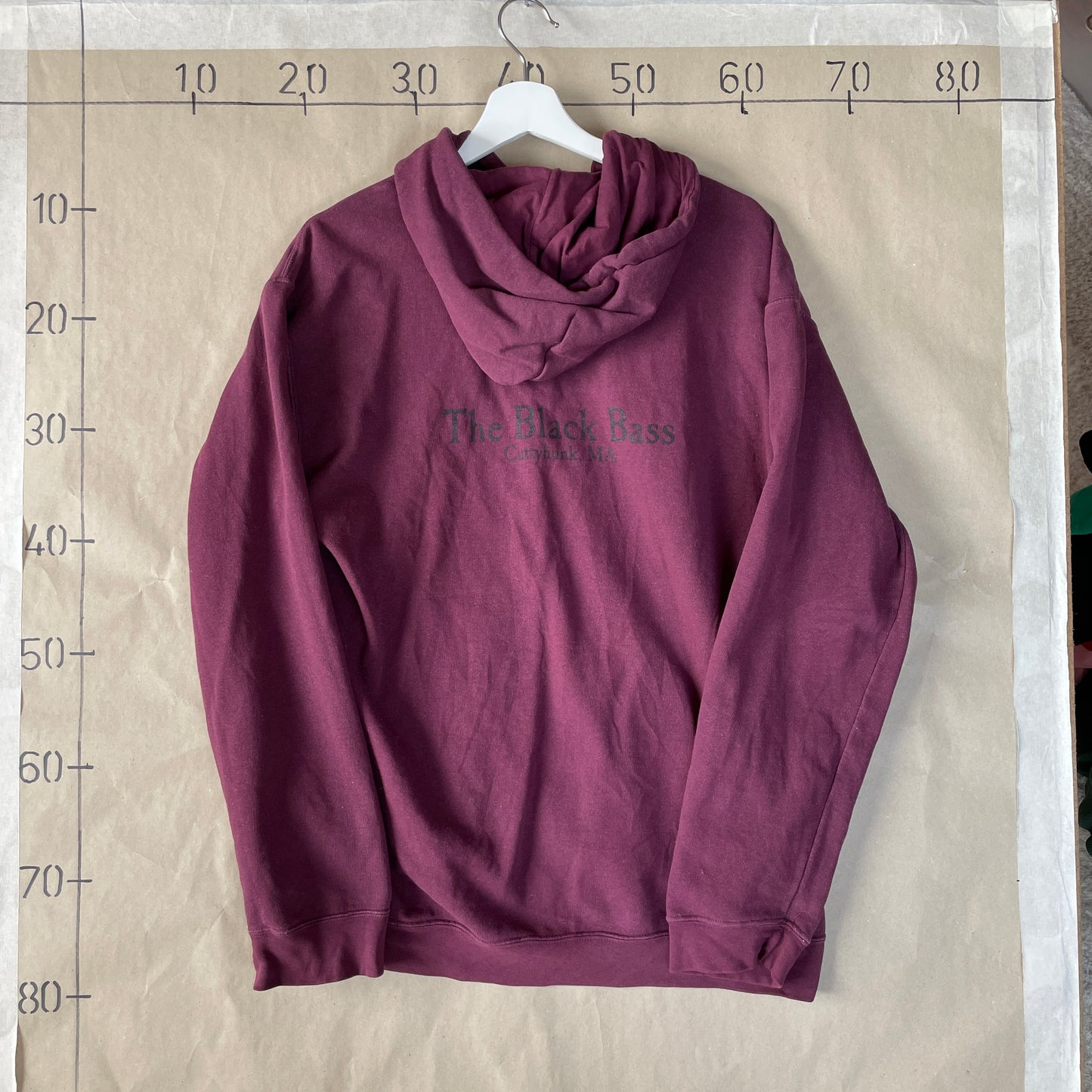 Bordeaux Comfort Colors Hoodie Med Fisketryk – The Black Bass